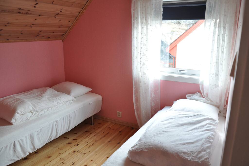 Cosy twin room!