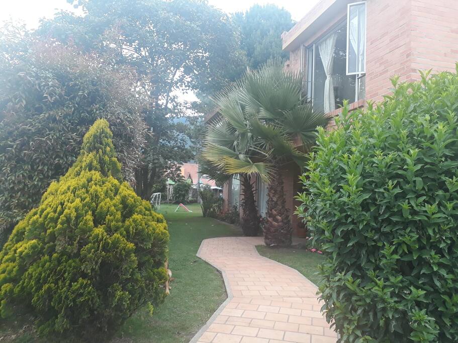 ENTRADA A LA CASA