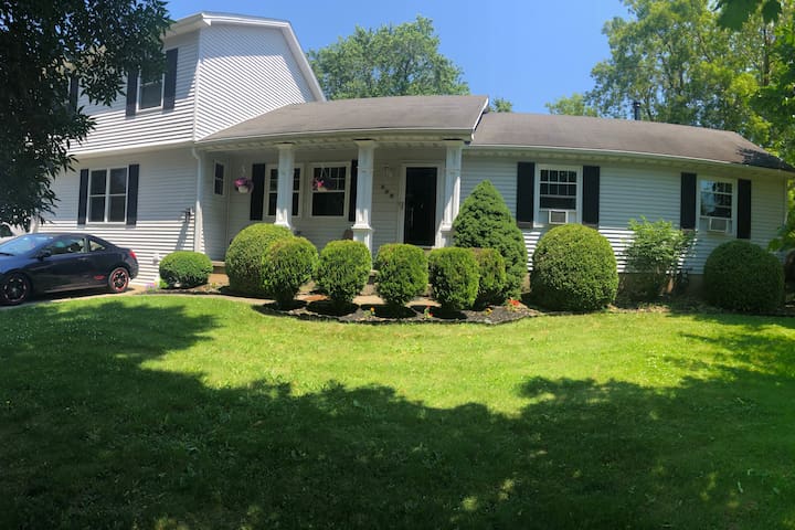 ❤New bedrooms! Close to Niagara Falls and Airport!