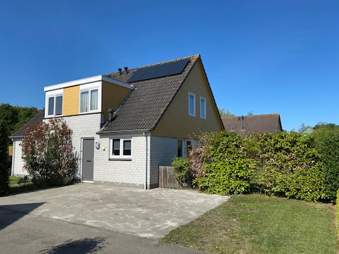 Top performing Airbnb: Oyster Bay 35, cosy family home near the beach in Wijk 01 Wemeldinge