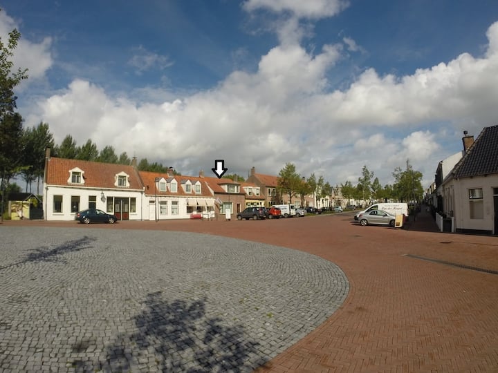 Kortgene vacation home with garden in village center Houses for