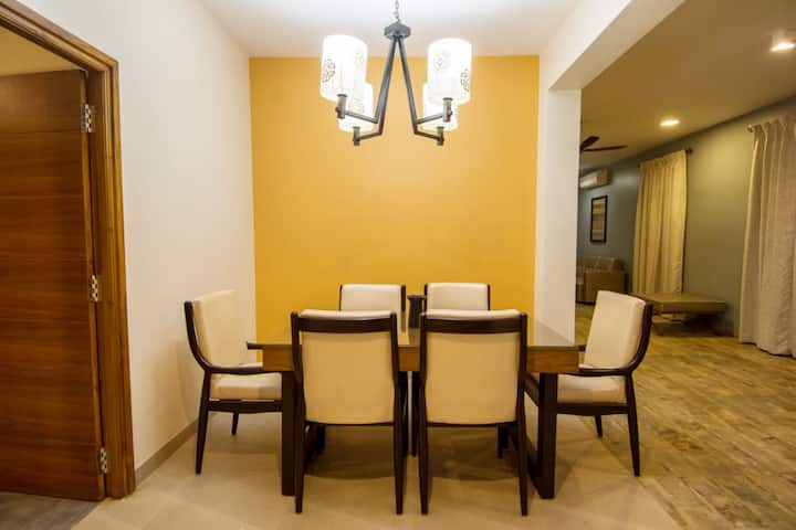 Dining area image 3