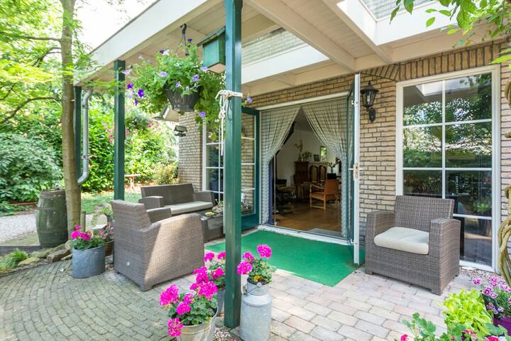 Wellness bungalow met sauna, jacuzzi en houtkachel - Bungalows te Huur