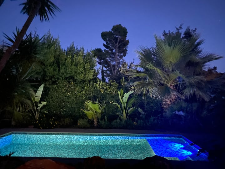 Lovely house with private Pool and Garden