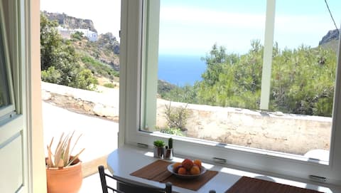 Popular Airbnb listing: Terpsithea apartment Kythira in Περιφερειακή Ενότητα Νήσων