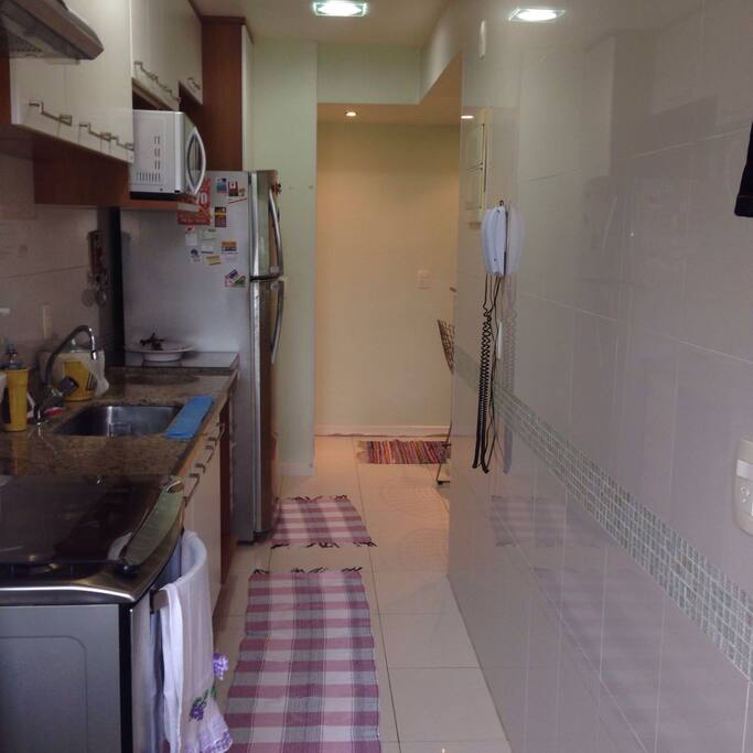 COZINHA E ÁREA DE SERVIÇO