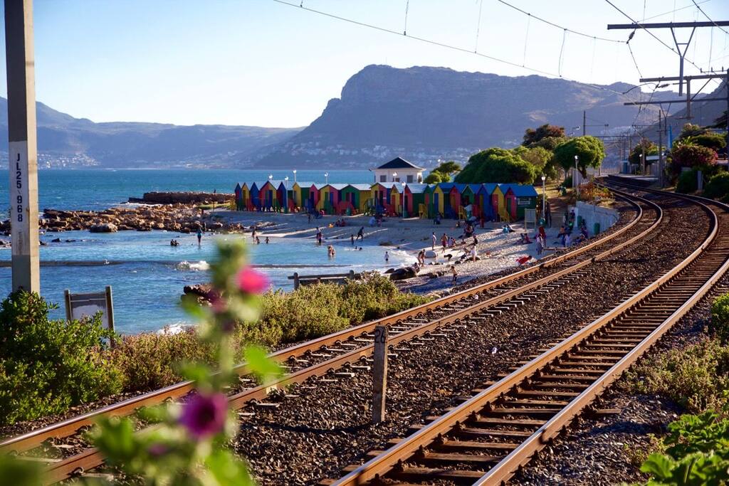 Walkway along the railway line to St James Beach and tidal pool