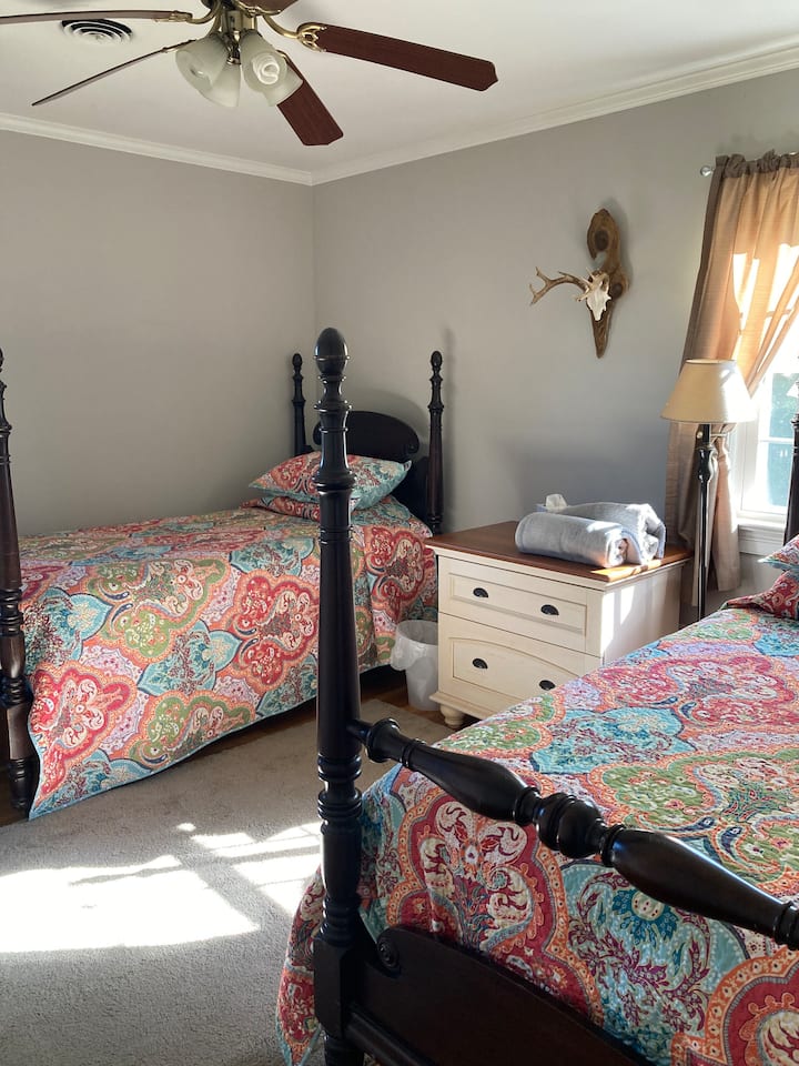 Dhoma e gjumit #3 me dy krevate dopio.