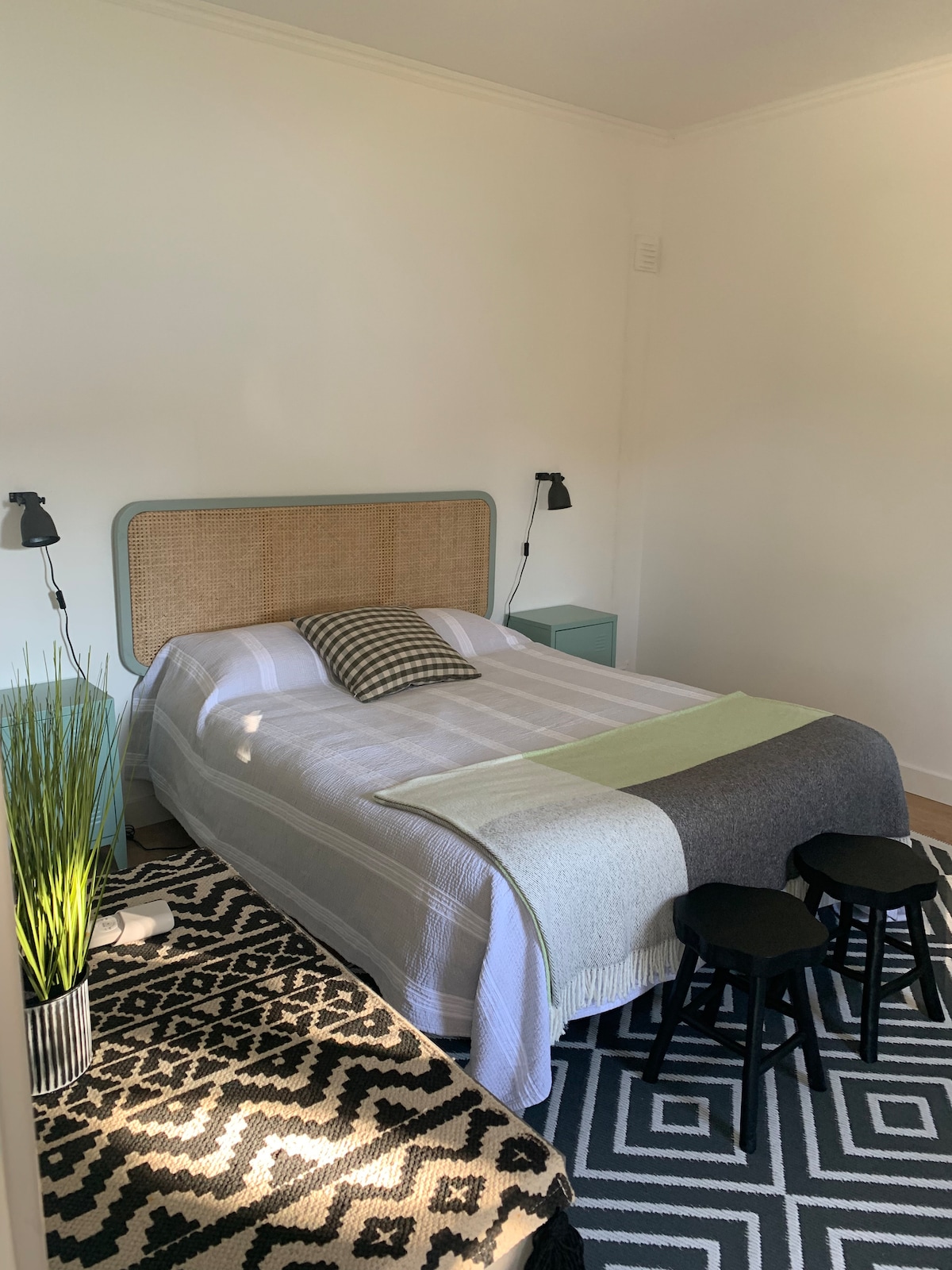 ห้องนอนพร้อมเครื่องทำความร้อนและเครื่องปรับอากาศ 