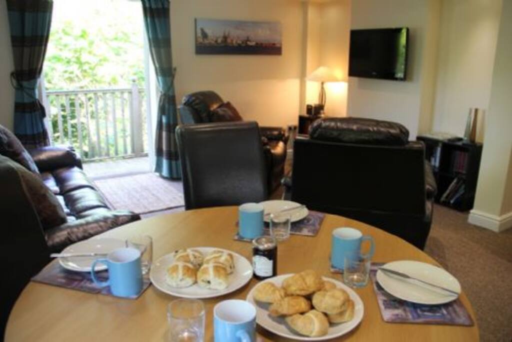 dinning for 4 guests