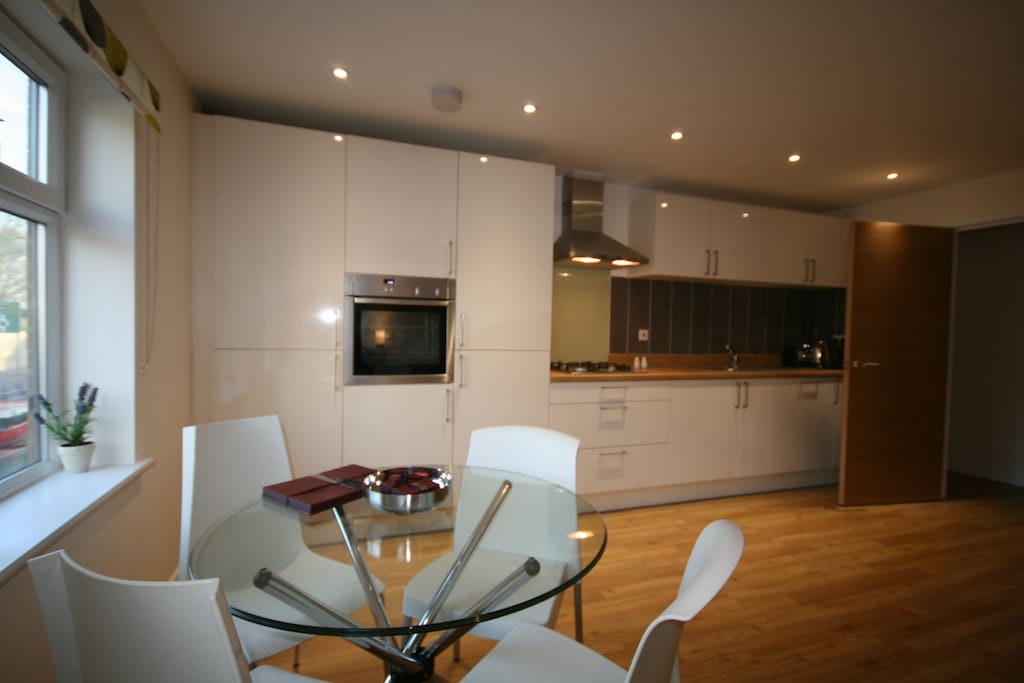Kitchen/Dining