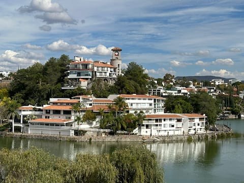 Successful Airbnb property: Loft with lake view in Juriquilla in Juriquilla
