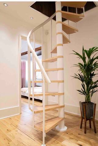 Luxurious spacious 4 b penthouse off Regent’s park gallery image 2