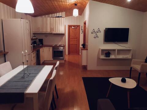 Cabin by the Golden Circle