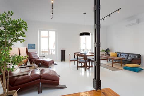 Luxury Silver Apartment just steps from Gran Vía