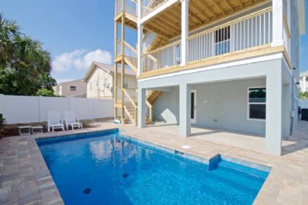 Private pool