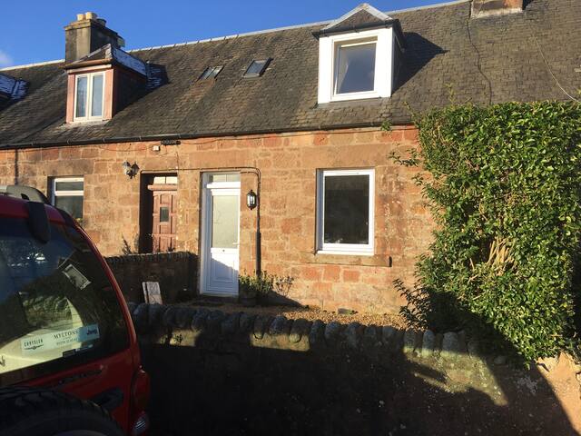 Murray Place Cottage