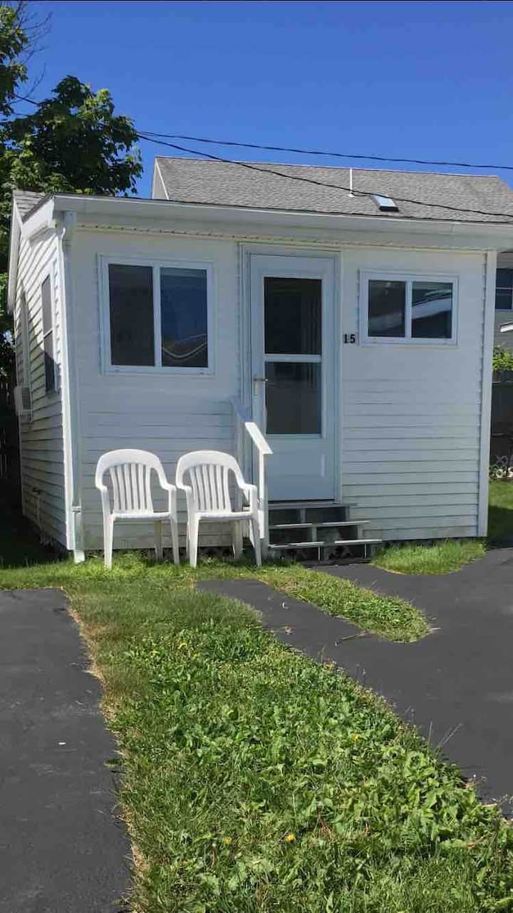 Cozy Beach cottage steps from Long Sands Beach! Cottages for Rent in