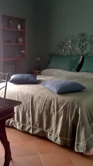 Bedroom, relaxing green