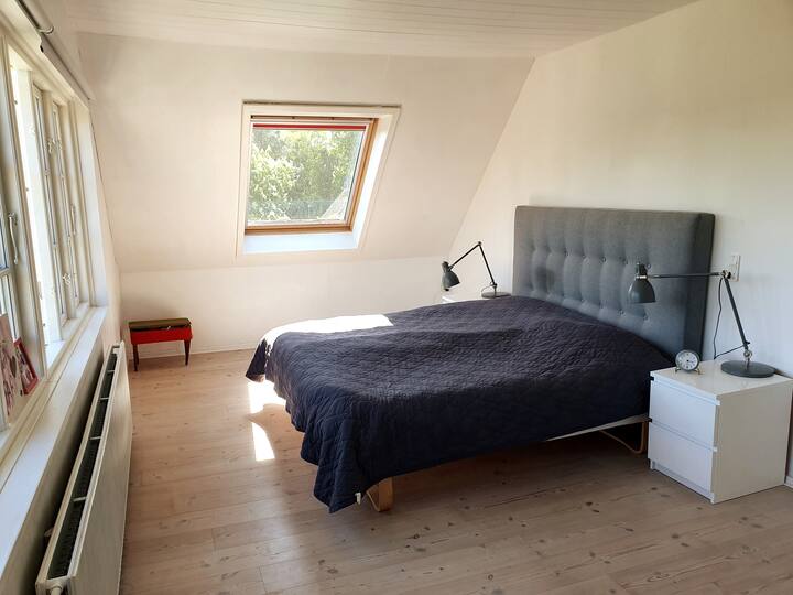 Spavaća soba 1: dva kreveta