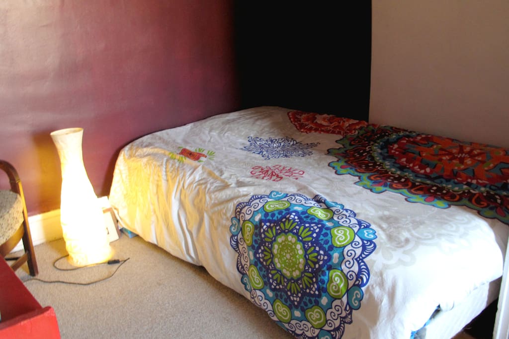 Chambre, en alcôve du salon