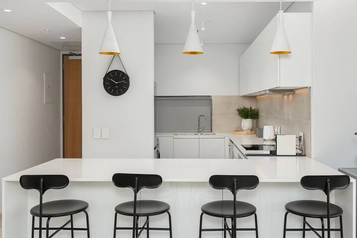 Luxe De Waterkant Apartment | WiFi | Views gallery image 4