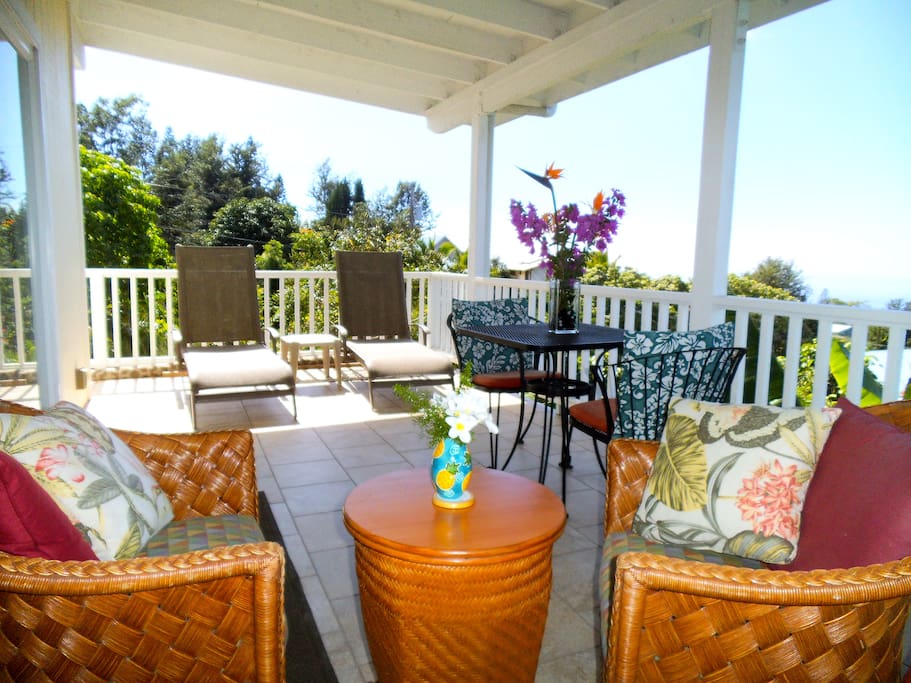 Relax on Spacious, Oceanview Lanai