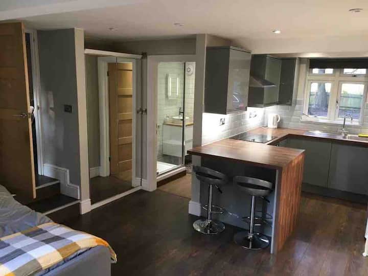 West Byfleet Holiday Rentals & Homes England, United Kingdom Airbnb