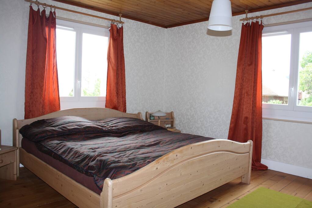 Schlafzimmer 1 / chambre 1 / bedroom 1