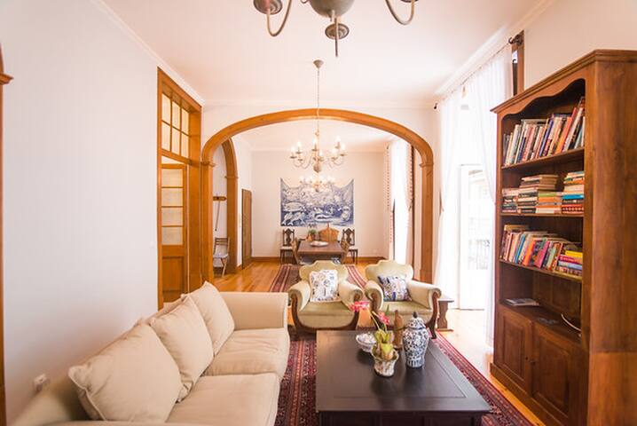 Classic Lisbon Downtown Apartment gallery image 4