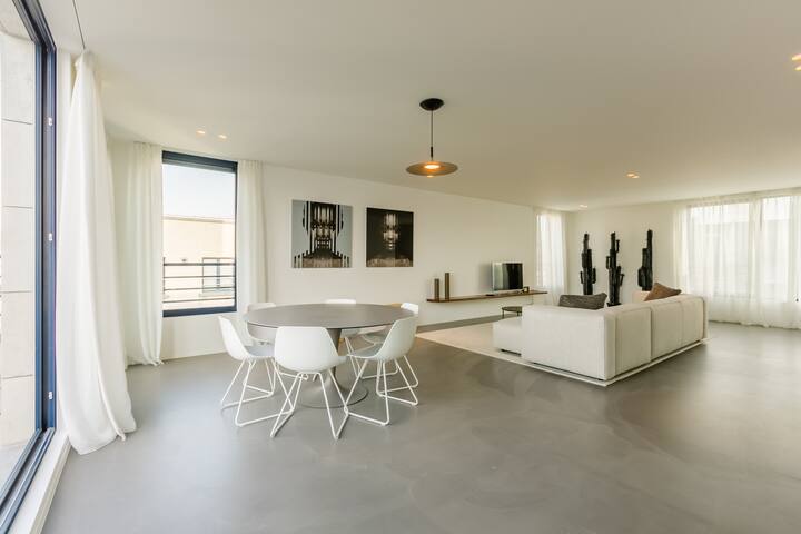 Nouveau Loft/Duplex/Penthouse élégant (Apt 6) gallery image 5