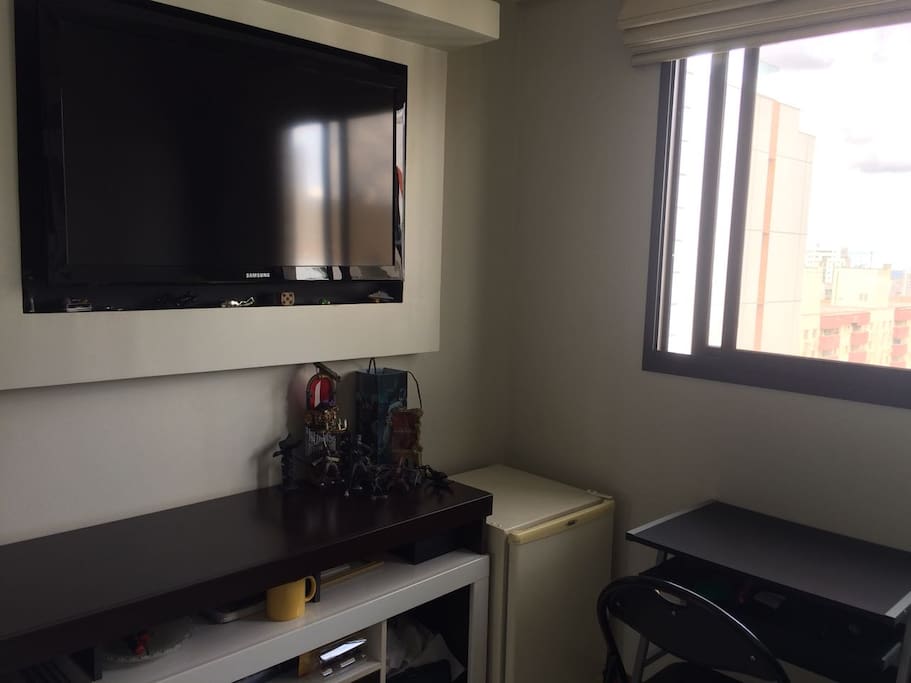 Frigobar, TV, Internet