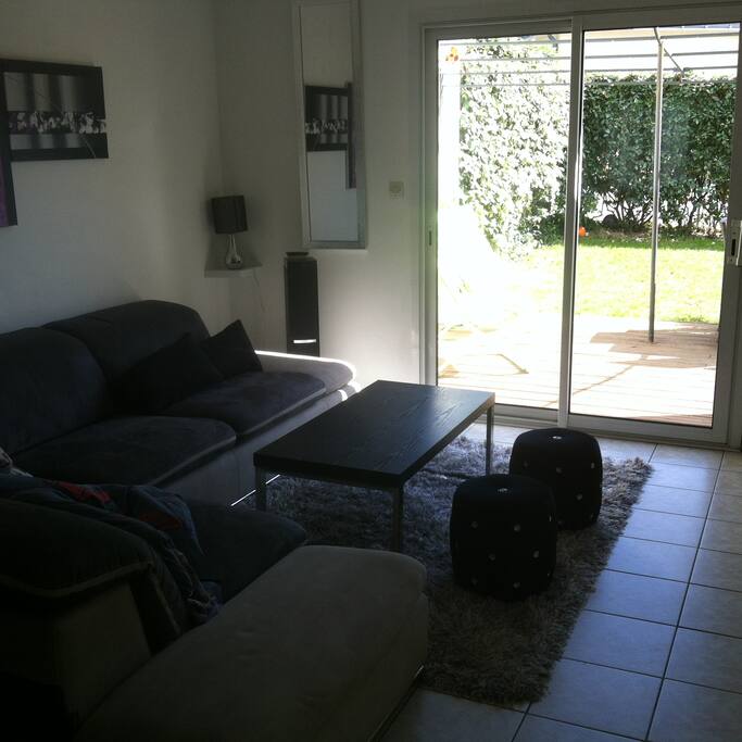 Vaste canapé confortable