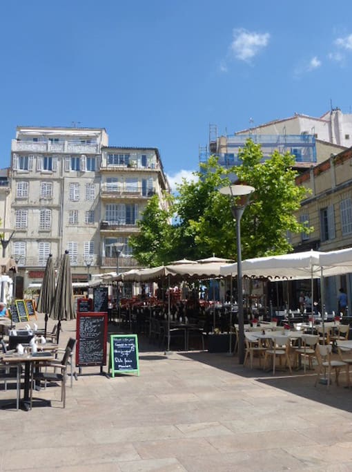 La place de Lenche ancienne agora grecque, le centre de Marseille