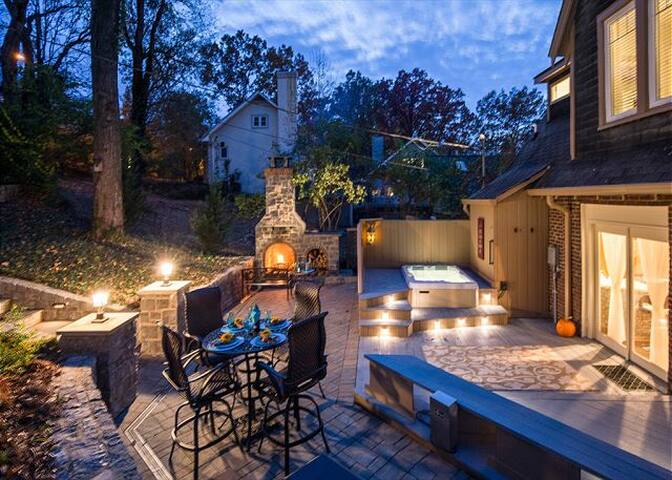 Hurry! Rare Oct WkEnd Open Cozy Fireplace & Spa!