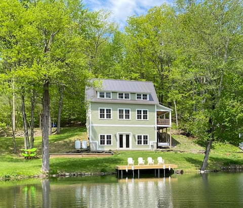 Beautiful Lakefront Home on Lake Iroquois