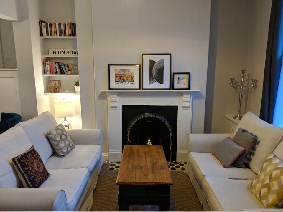 Cathedral Quarter - sleeps 8 — photo 1