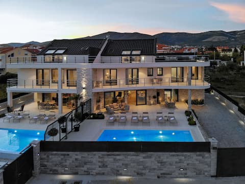 Top performing Airbnb: Luxury Beachfront Villa Sea Queen - Kastela in Kaštel štafilić
