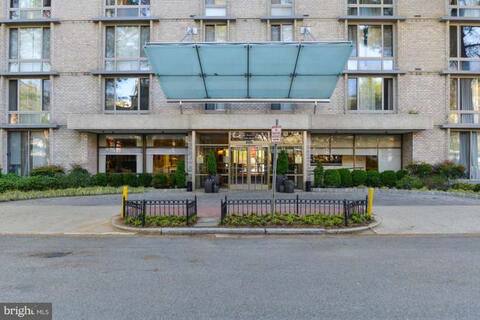 Fully renovated one bed room apart at the Claridge