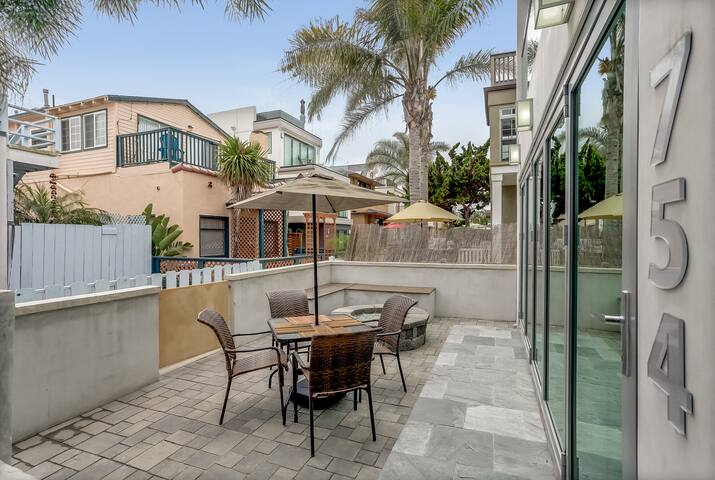 Modern Beach House – Steps to Sand, Ocean Views! gallery image 4