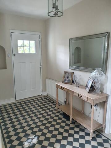 Blackrock near the sea large home and garden gallery image 3