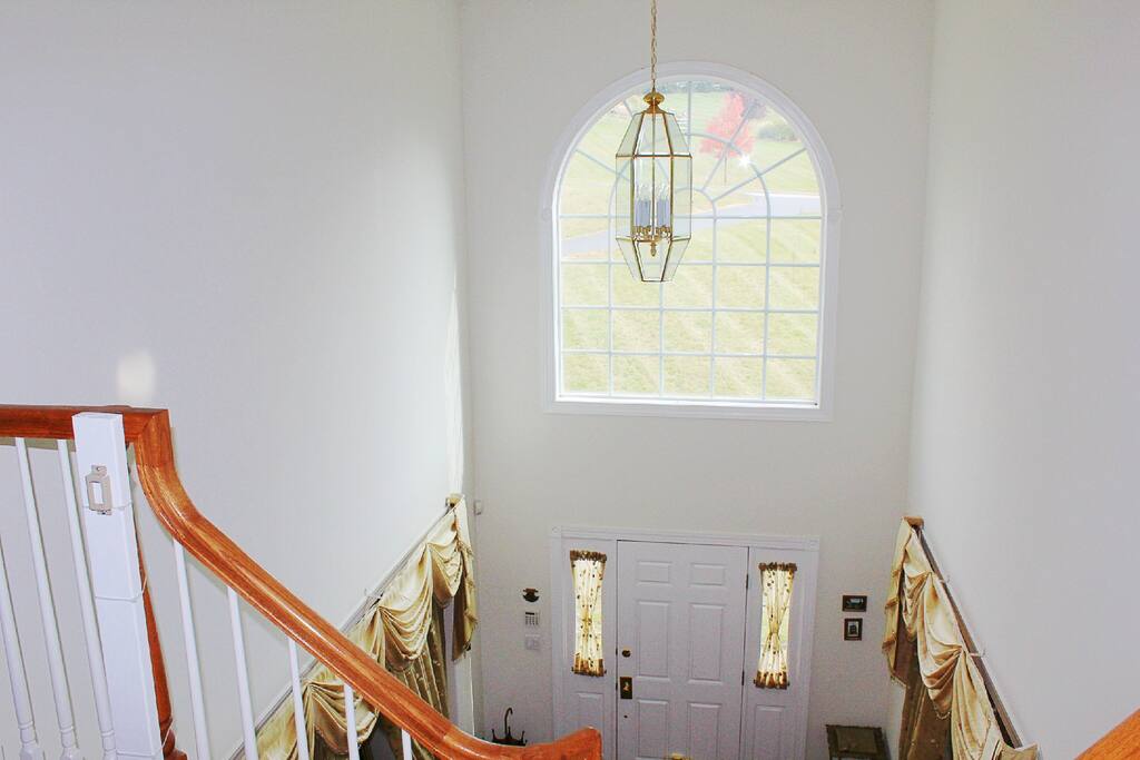 Front foyer from upstairs!