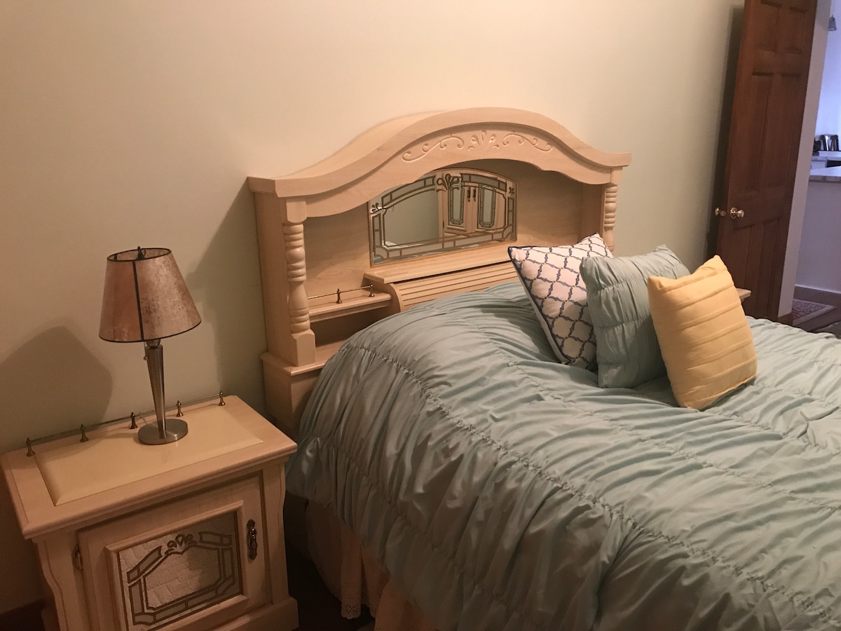 Втора спална соба со брачен кревет (широк 150