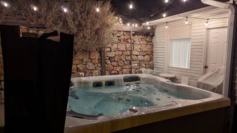 Private Hot tub at Coal Miner's Daughter