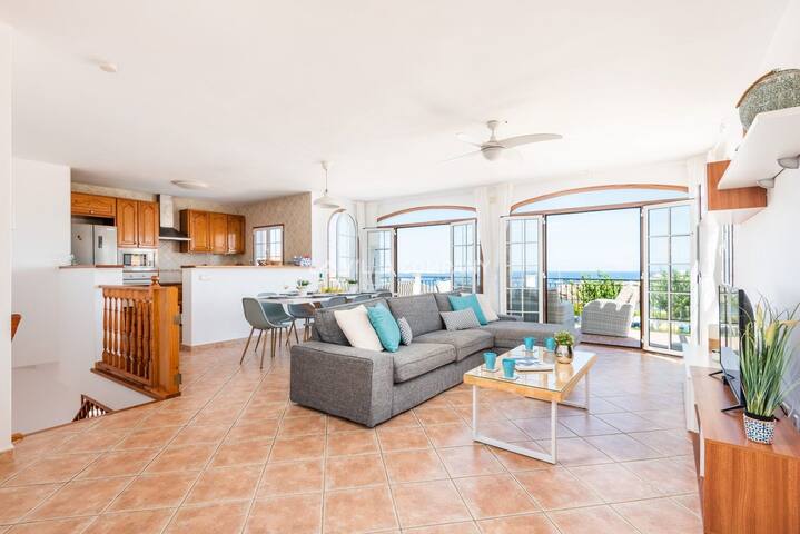 Villa Bellavista – Sea Views and Private Pool gallery image 5