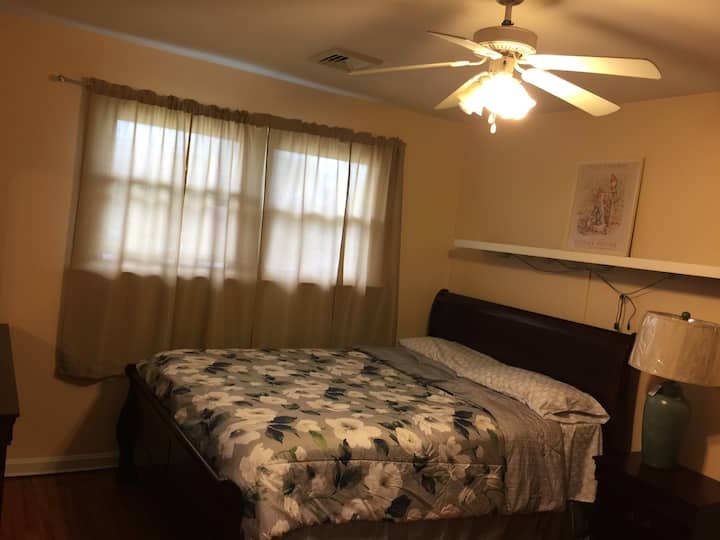 Beautiful and comfortable room for long/short term Houses for Rent in