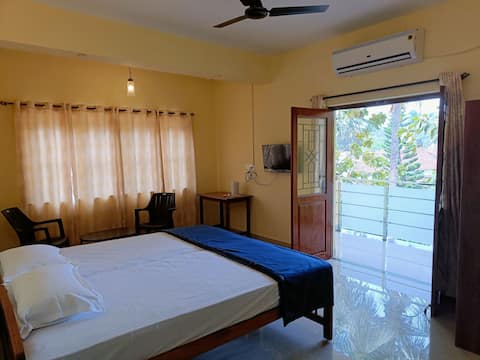 6 Private Rooms at CARLOS'S Sapphire Guest house