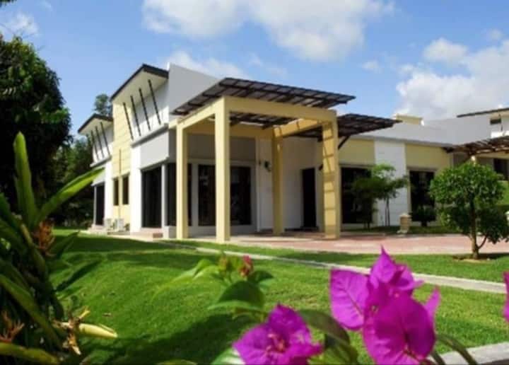 Swiss Villas Buddy Bungalows For Rent In Lumut Negeri Perak Malaysia