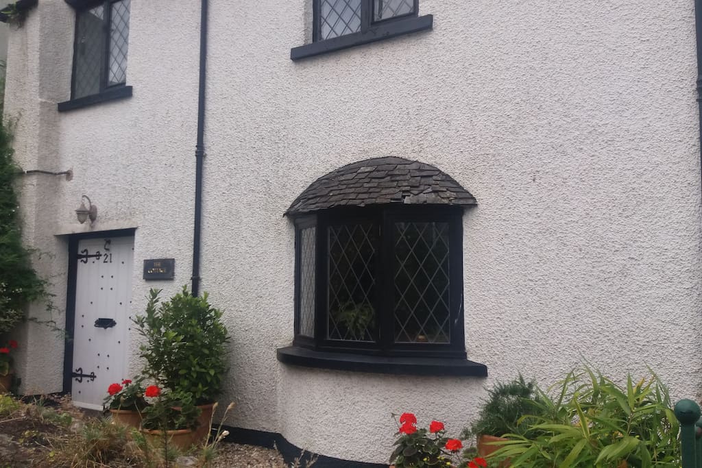 Elizabethan cottage