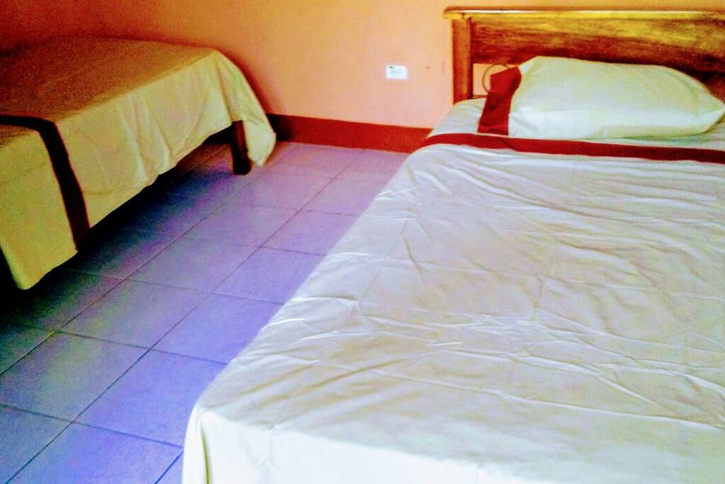 cuarto con camas unipersonal